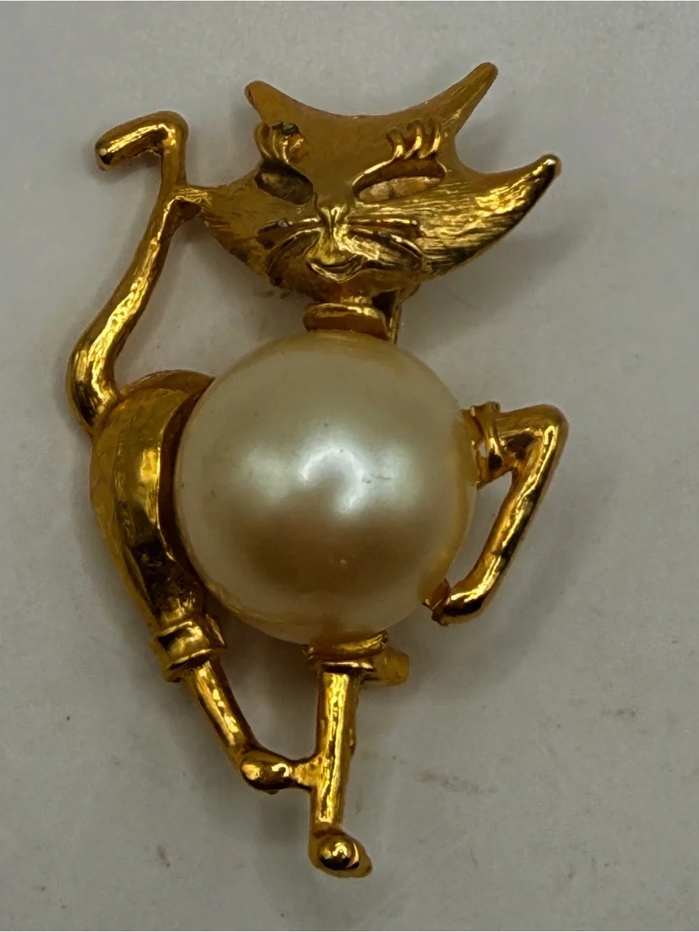 VOGUE Siamese Cat Kitty Feline Jelly Belly Faux Pearl Gold Brooch pin